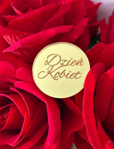 Dzień kobiet grawer.png